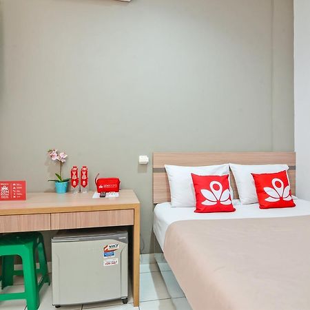 Zen Rooms Karet Pedurenan Jakarta Exterior photo