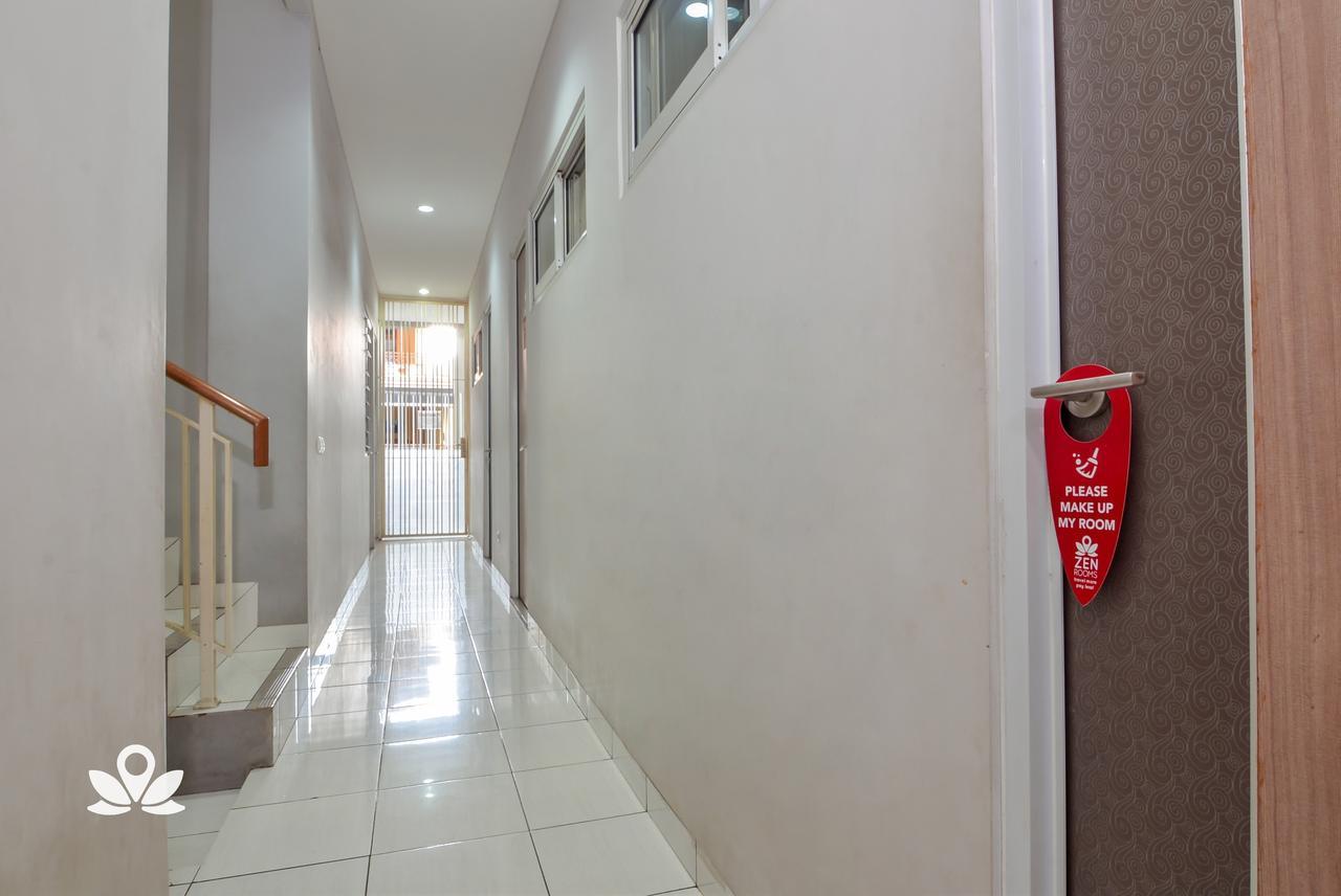 Zen Rooms Karet Pedurenan Jakarta Exterior photo